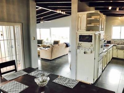 Holiday home House Sleeps 14 & Steps To Sandy Mins To Downtown