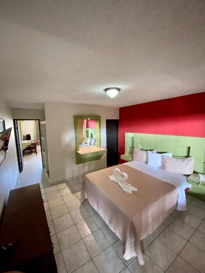 Hotel Altos 2*