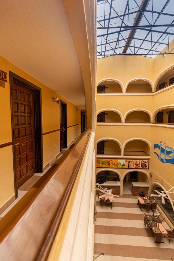 Hotel Western Plaza