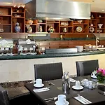 Courtyard By Marriott Cancun Airport