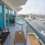 Nautico: Hermosa Vista Al Muelle