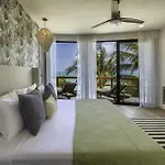 Beachfront Hotel La Palapa - Adults Only