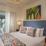 V Luxury Condo Hotel Los Muertos Beach