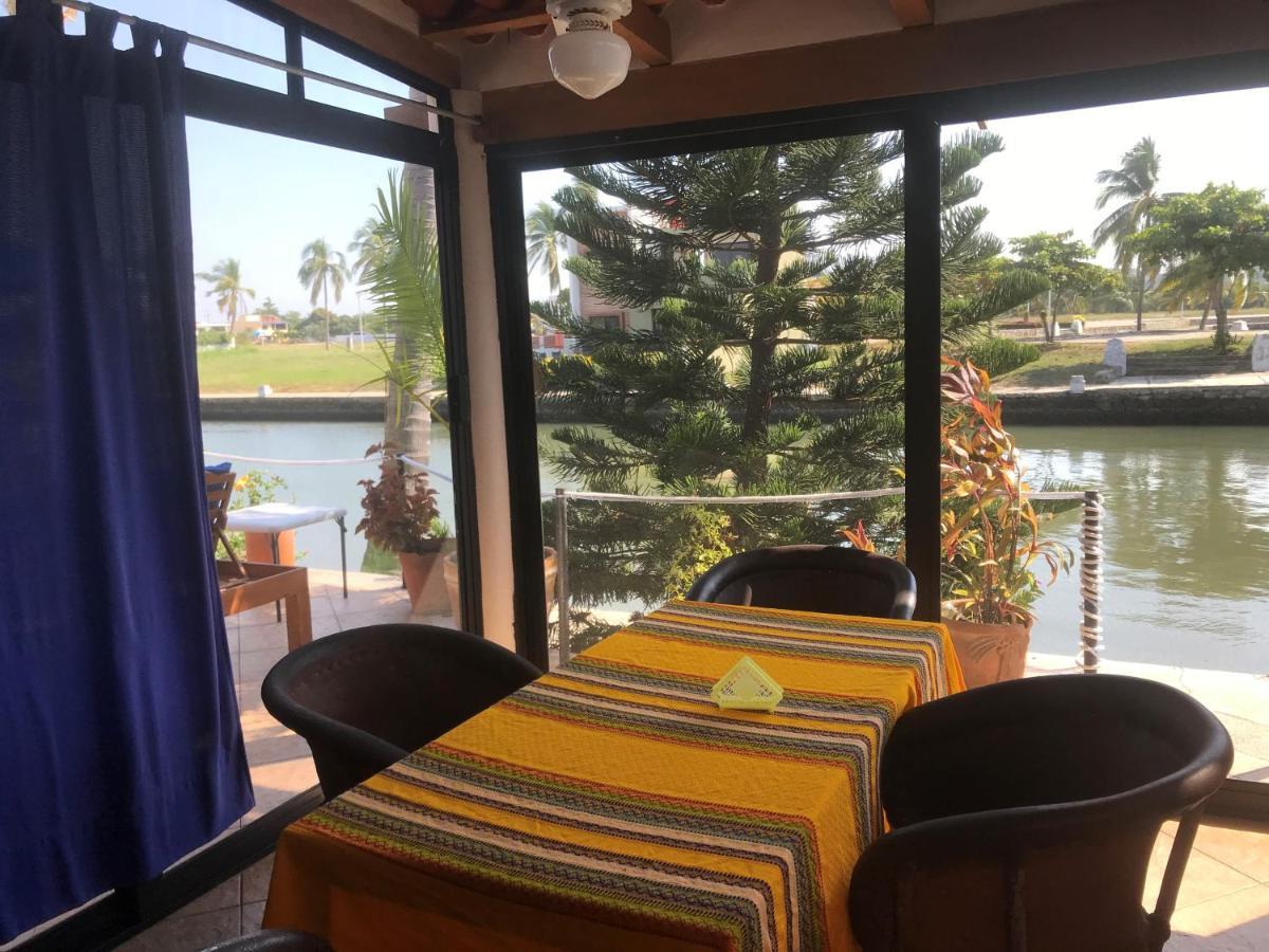 Santa Barbara * Barra de Navidad