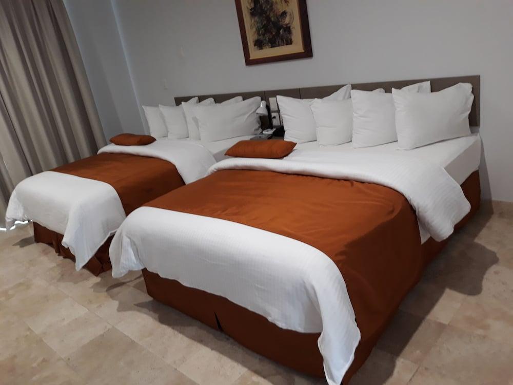 Memora & Hotel 3*