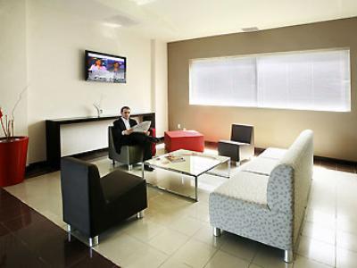 Ibis Monterrey Valle 3*