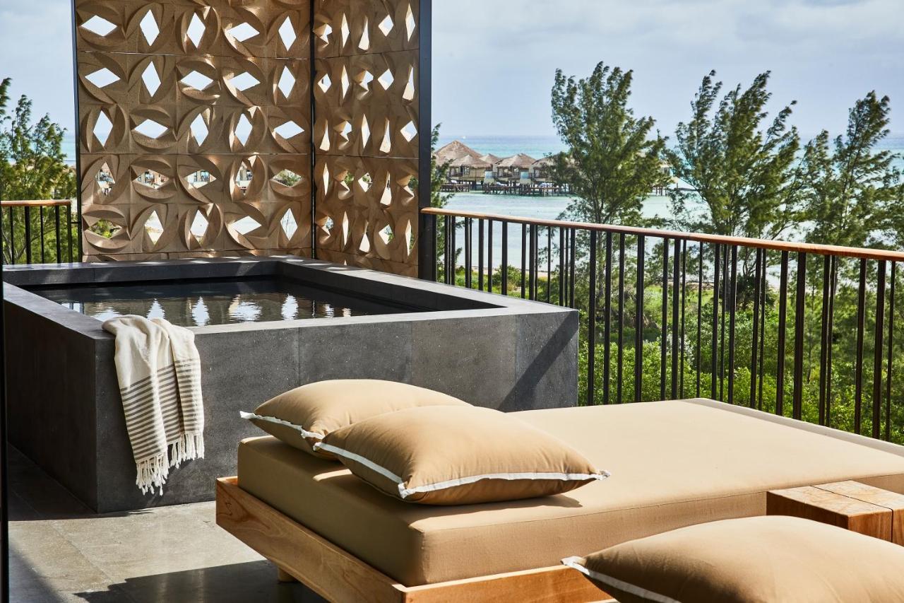 Hotel Etereo, Collection 5*