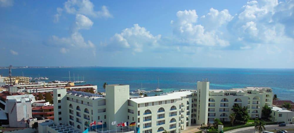 Aquamarina Cancun