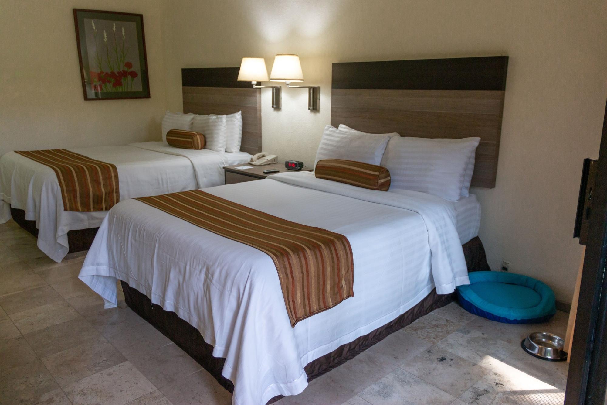 Wyndham Garden Guadalajara Expo Plaza Del Sol 3*