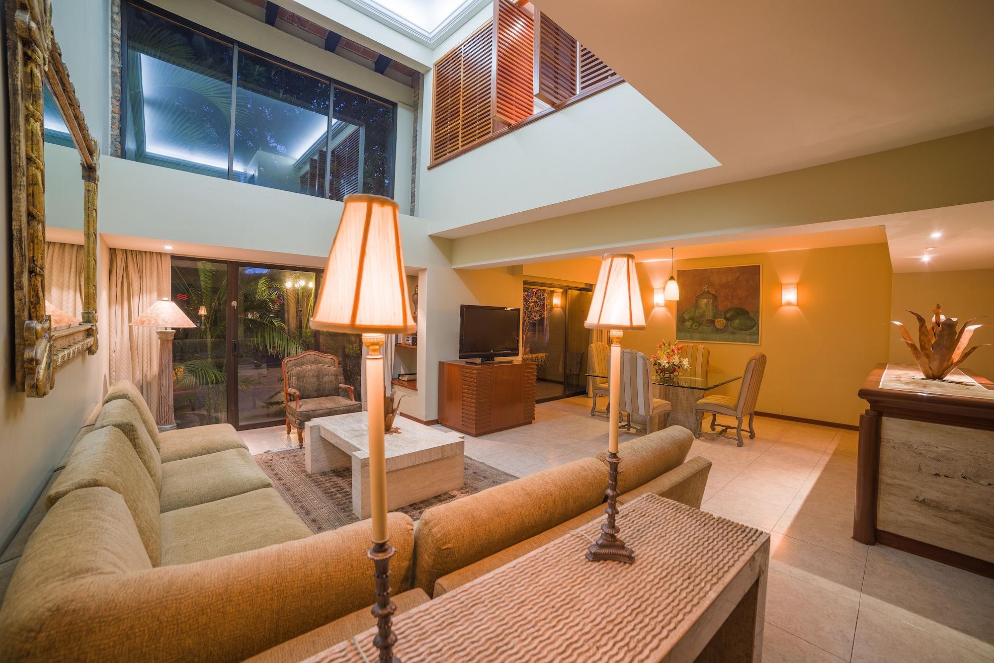 Hotel Wyndham Garden Guadalajara Expo Plaza Del Sol 3*
