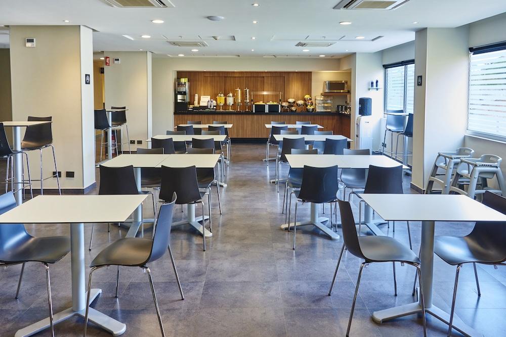 Hotel Express By Marriott Guadalajara Aeropuerto Las Pintas