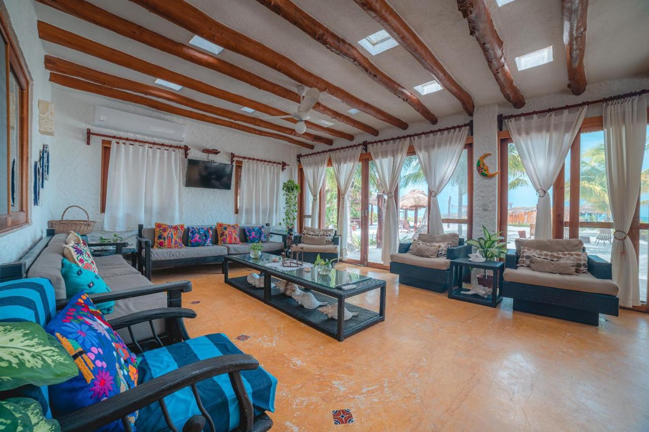 Casa Luz Front