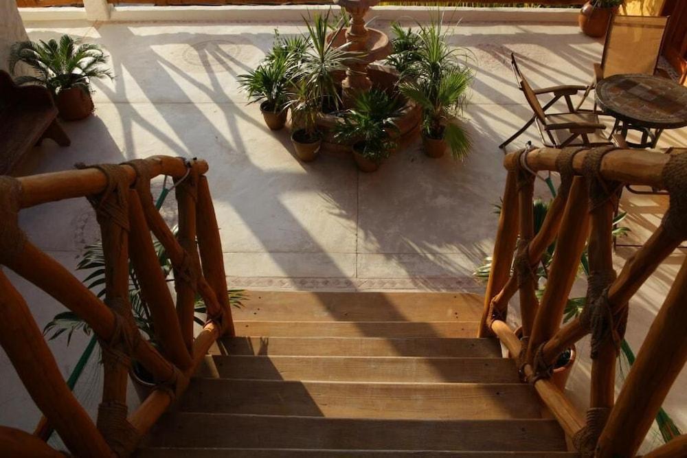 Casa Lupita Hotel 3*