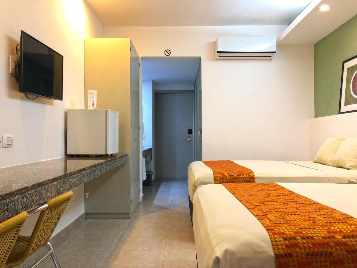 Cocos Hotel