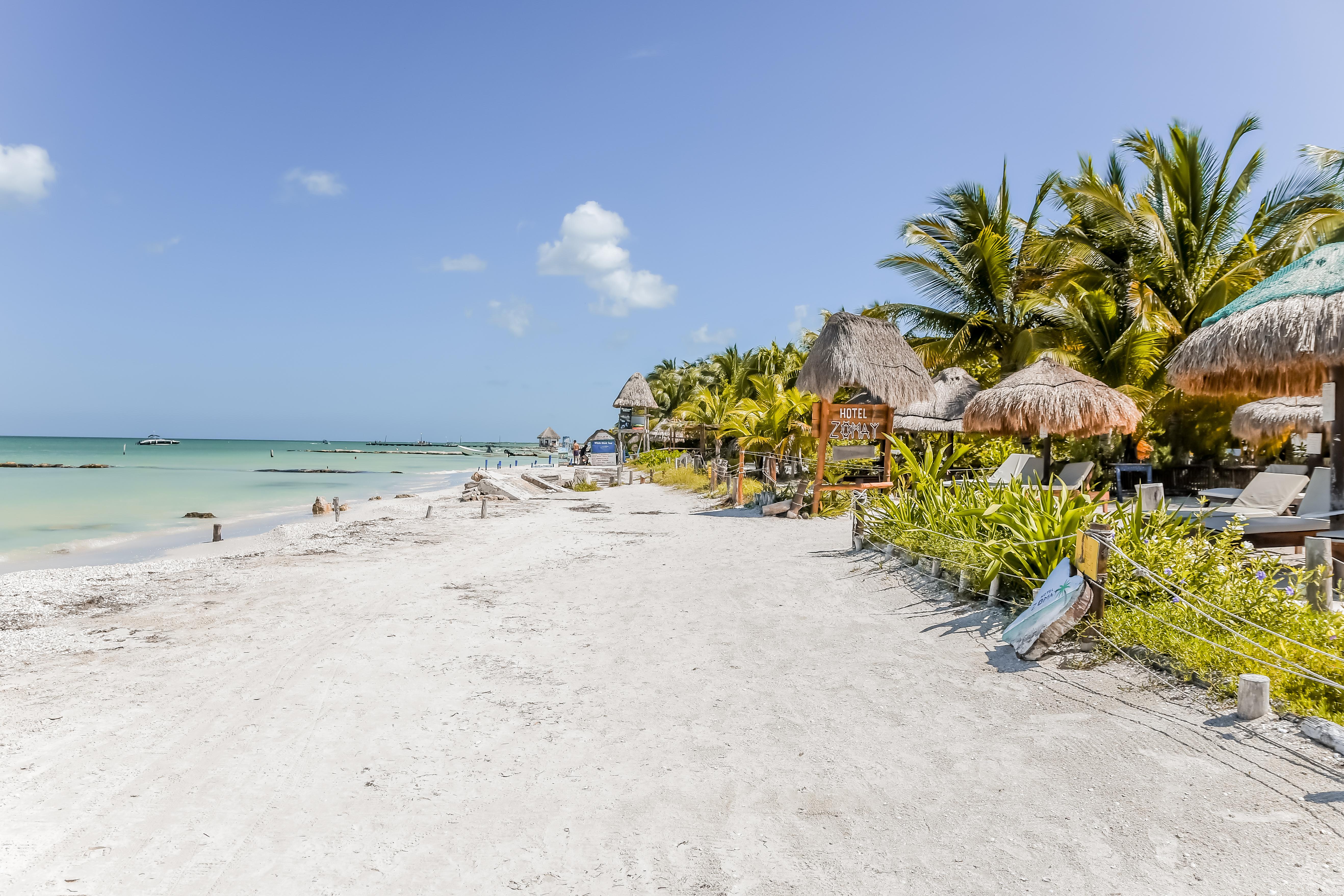 Hotel Zomay Beachfront