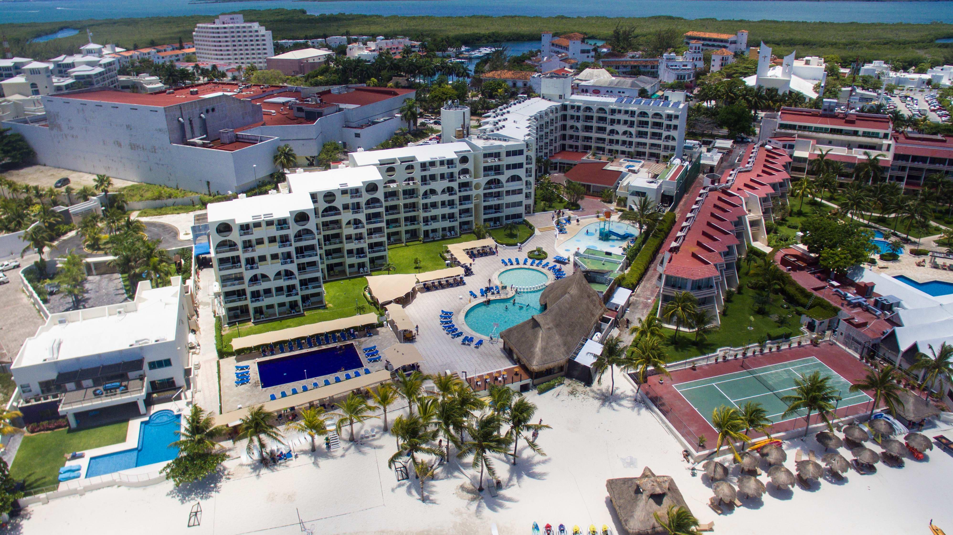 Resort Aquamarina Cancun