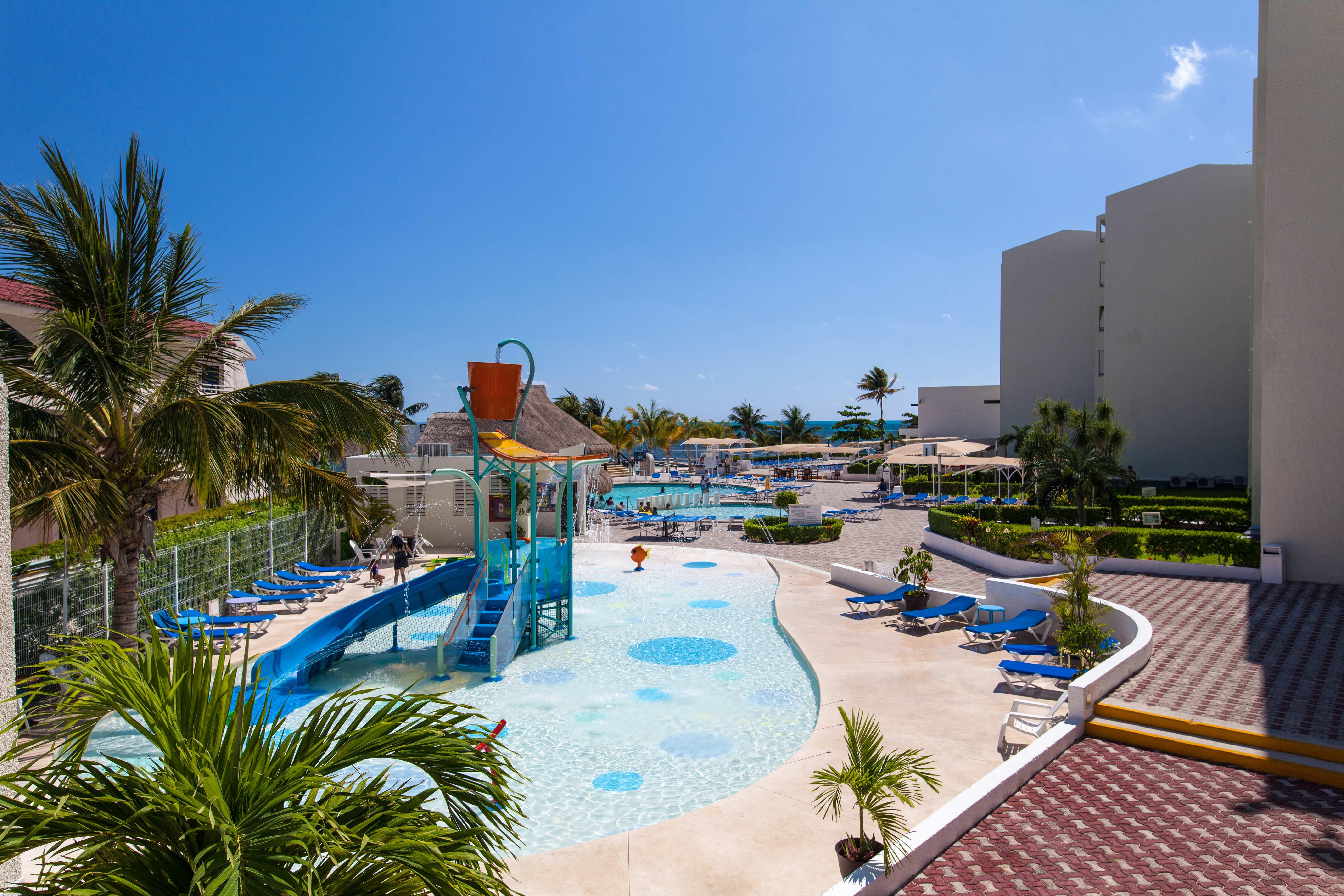Resort Aquamarina Cancun