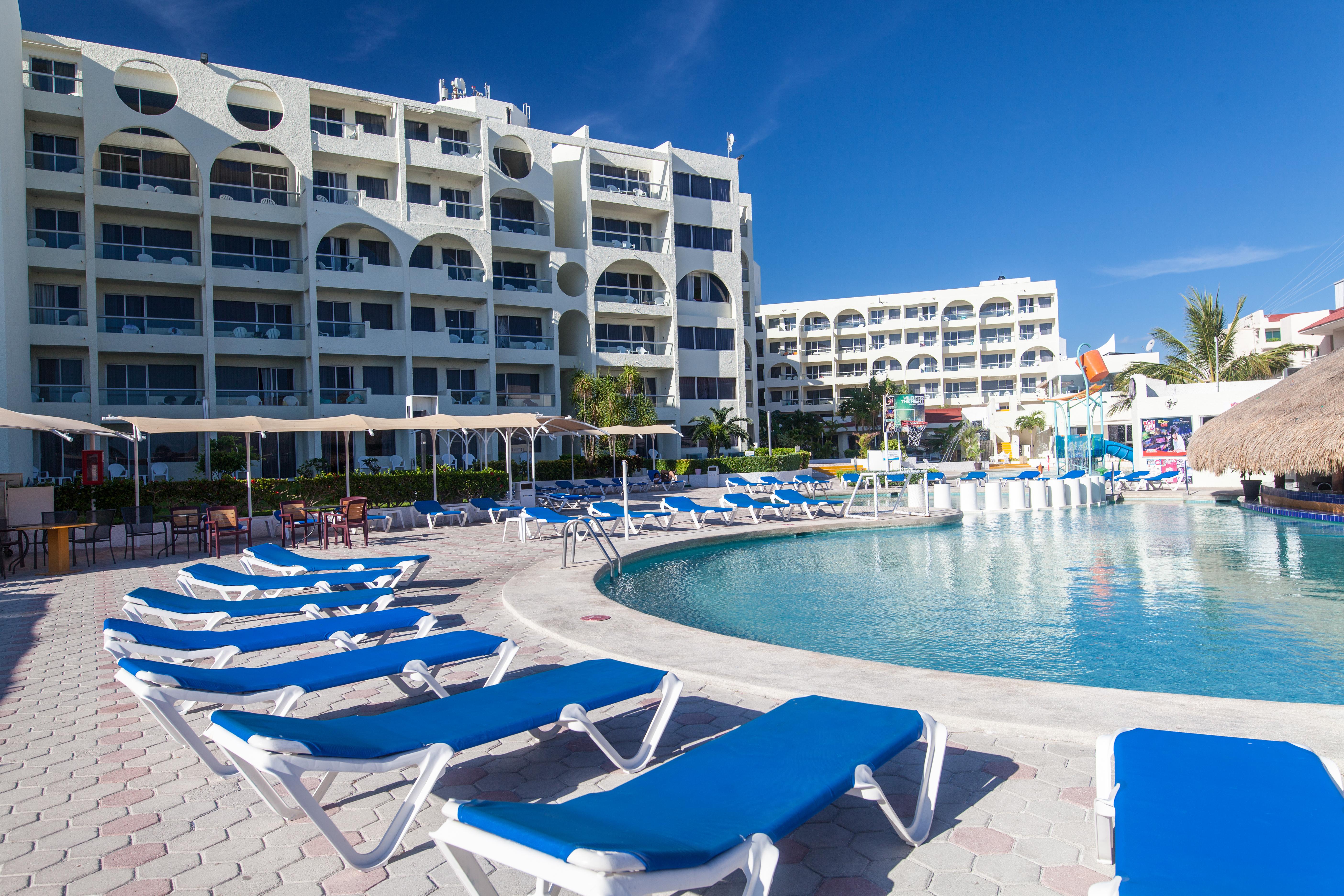Resort Aquamarina Cancun