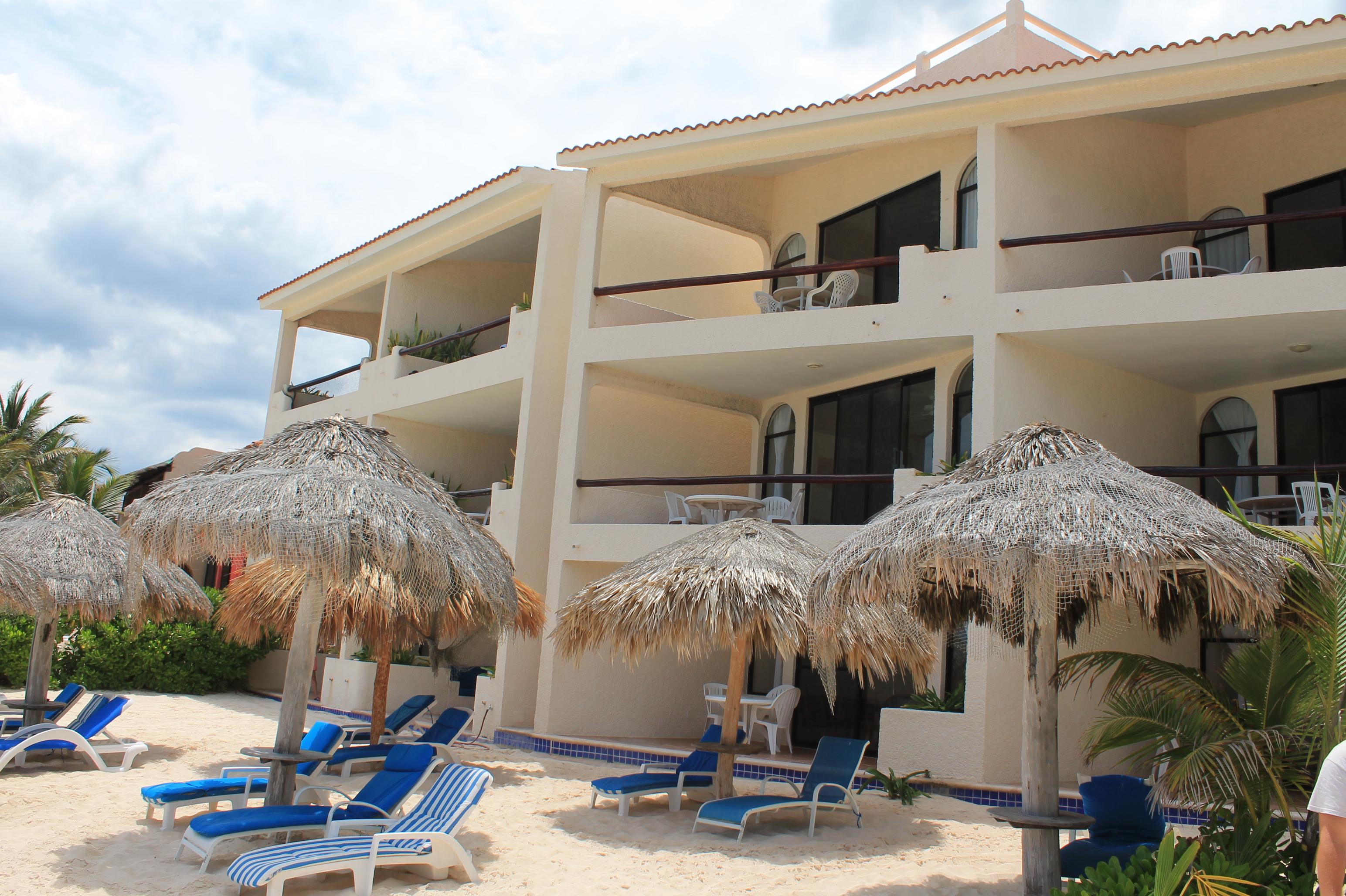 Aquatech Derosa Aparthotel Akumal