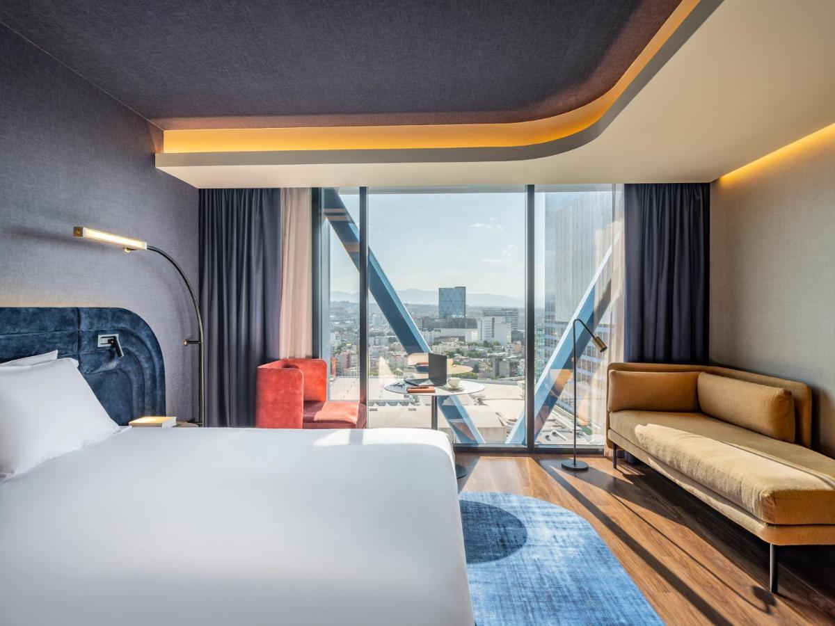 Hotel Novotel World Trade Center 4*