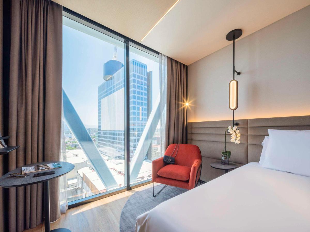 Novotel World Trade Center 4*