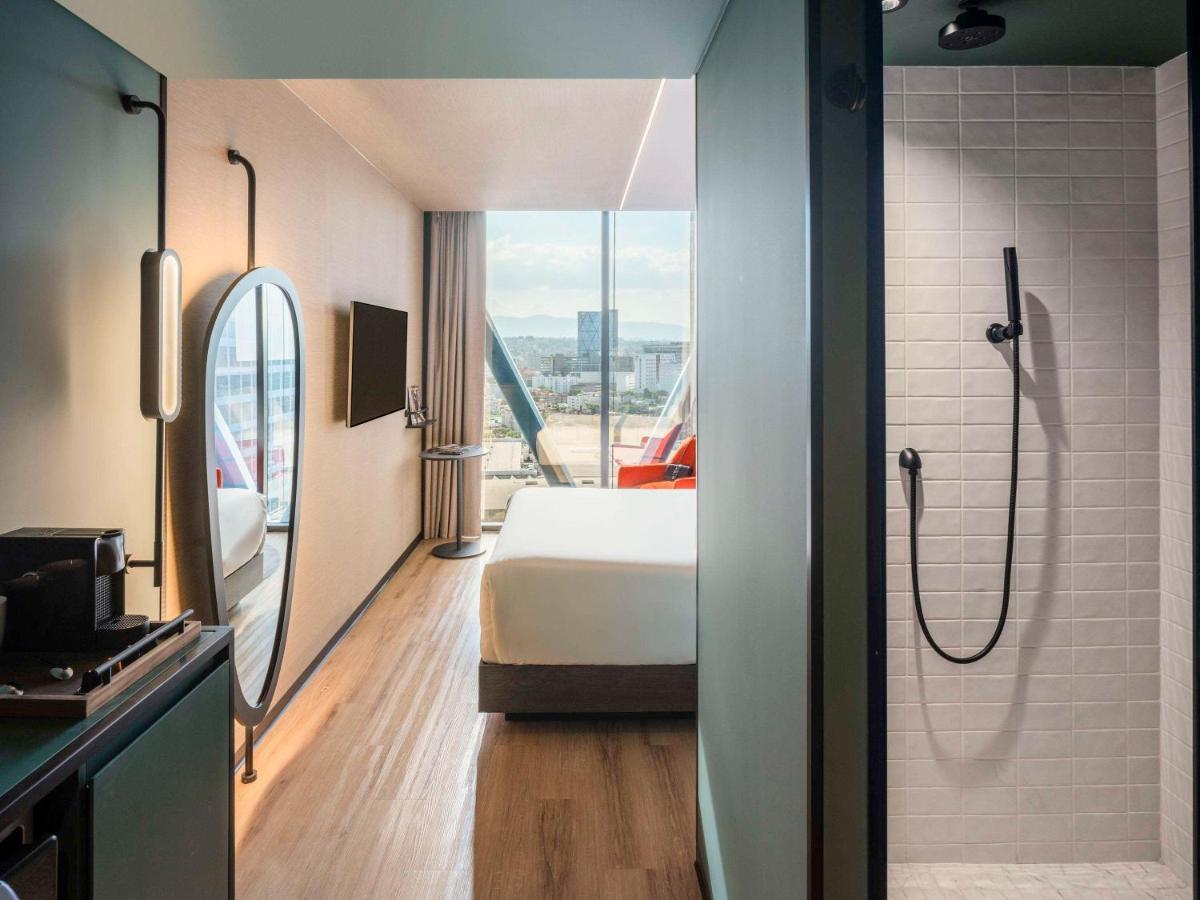 Novotel World Trade Center Hotel 4*