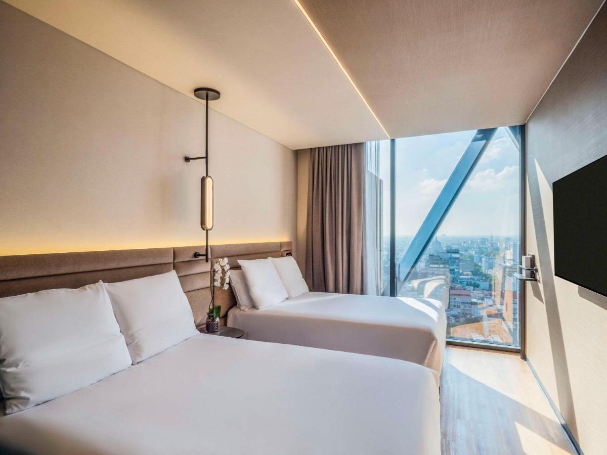 Novotel World Trade Center Hotel 4*