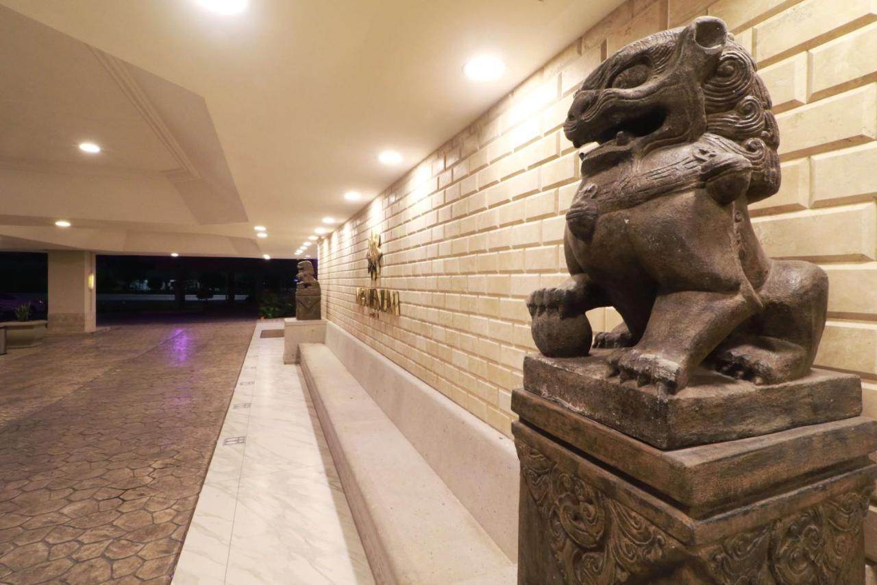 Ms Milenium Monterrey Curio Collection By Hilton Hotel 4*