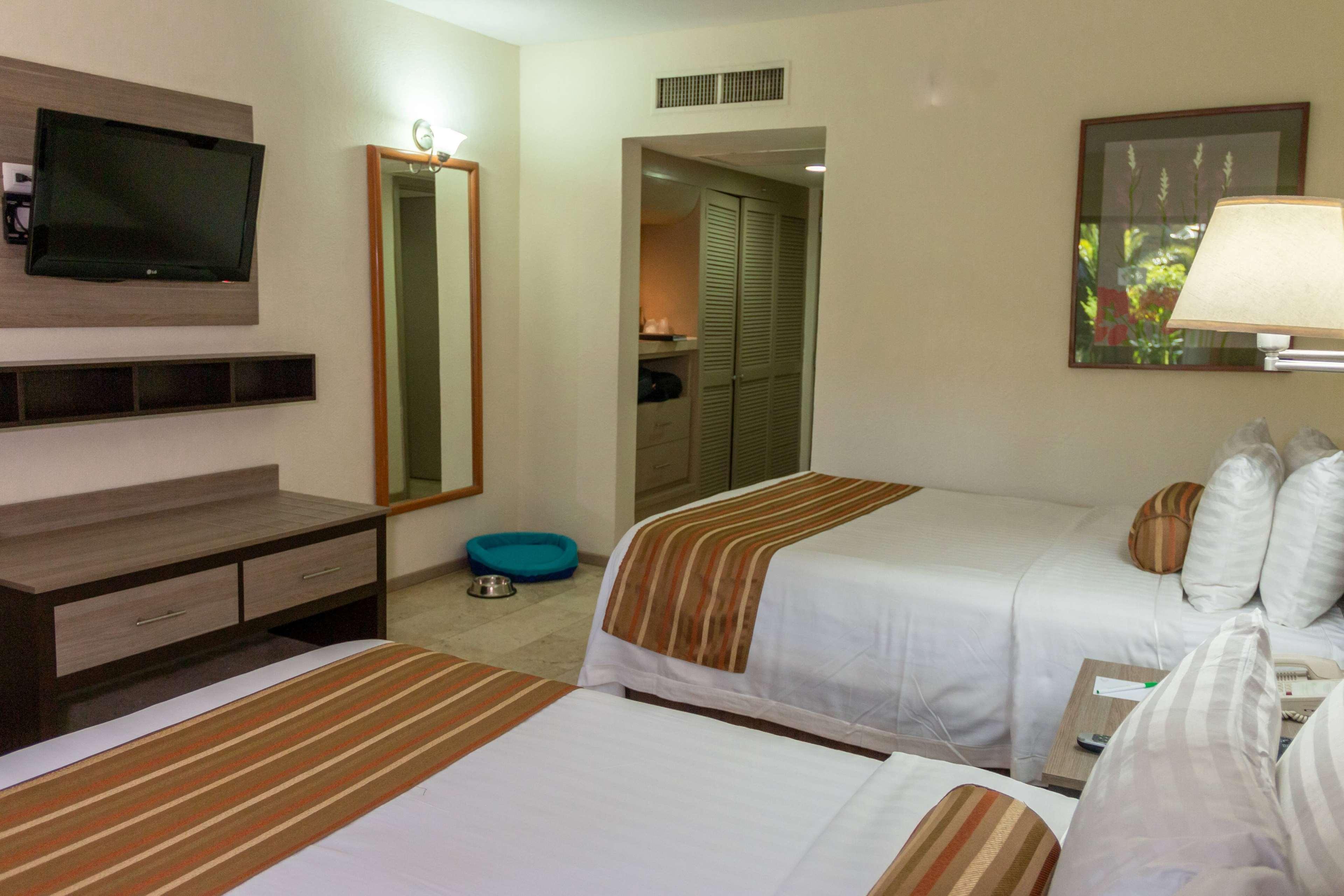 Wyndham Garden Guadalajara Expo Plaza Del Sol Hotel 3*