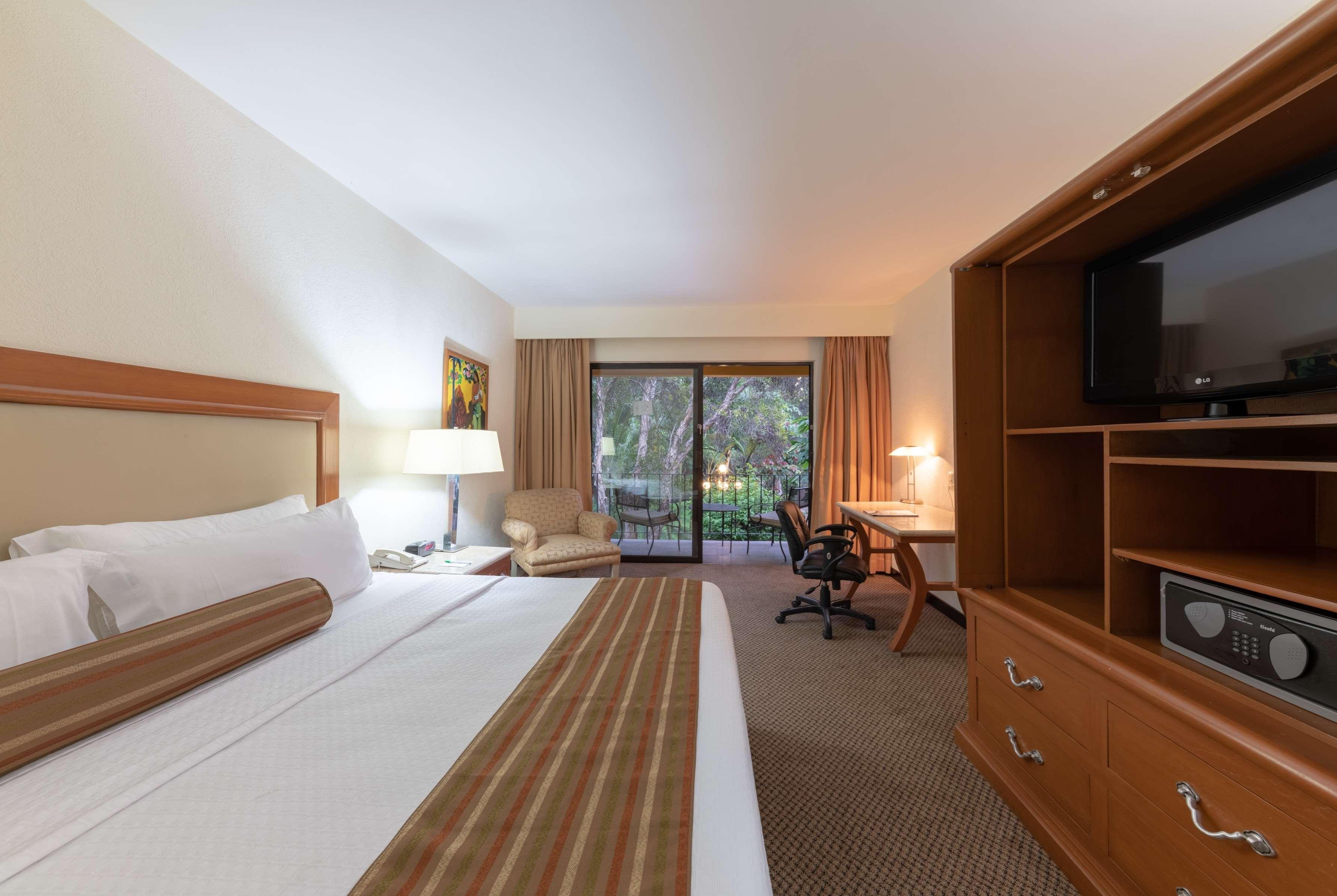 Wyndham Garden Guadalajara Expo Plaza Del Sol Hotel