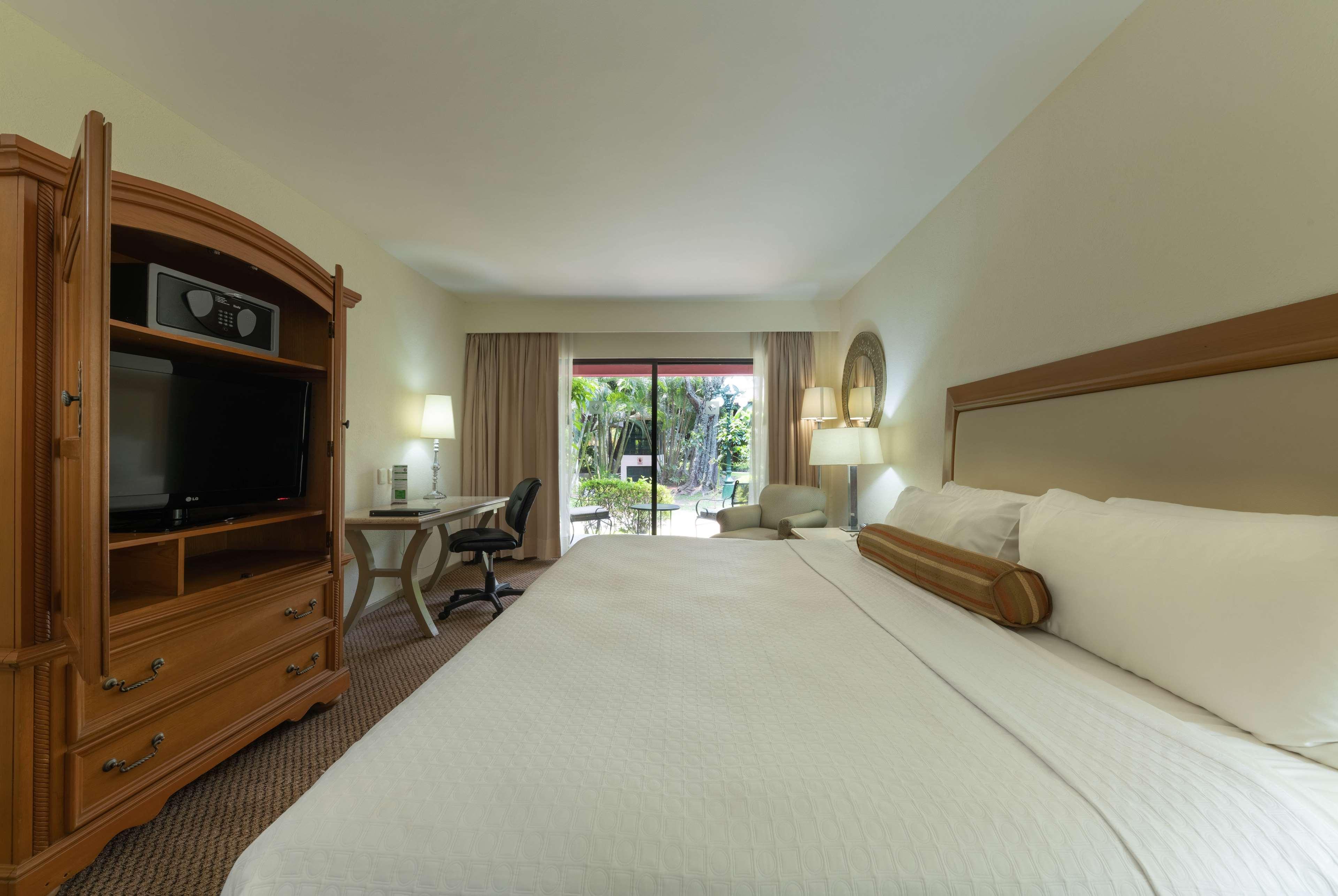Wyndham Garden Guadalajara Expo Plaza Del Sol Hotel 3*