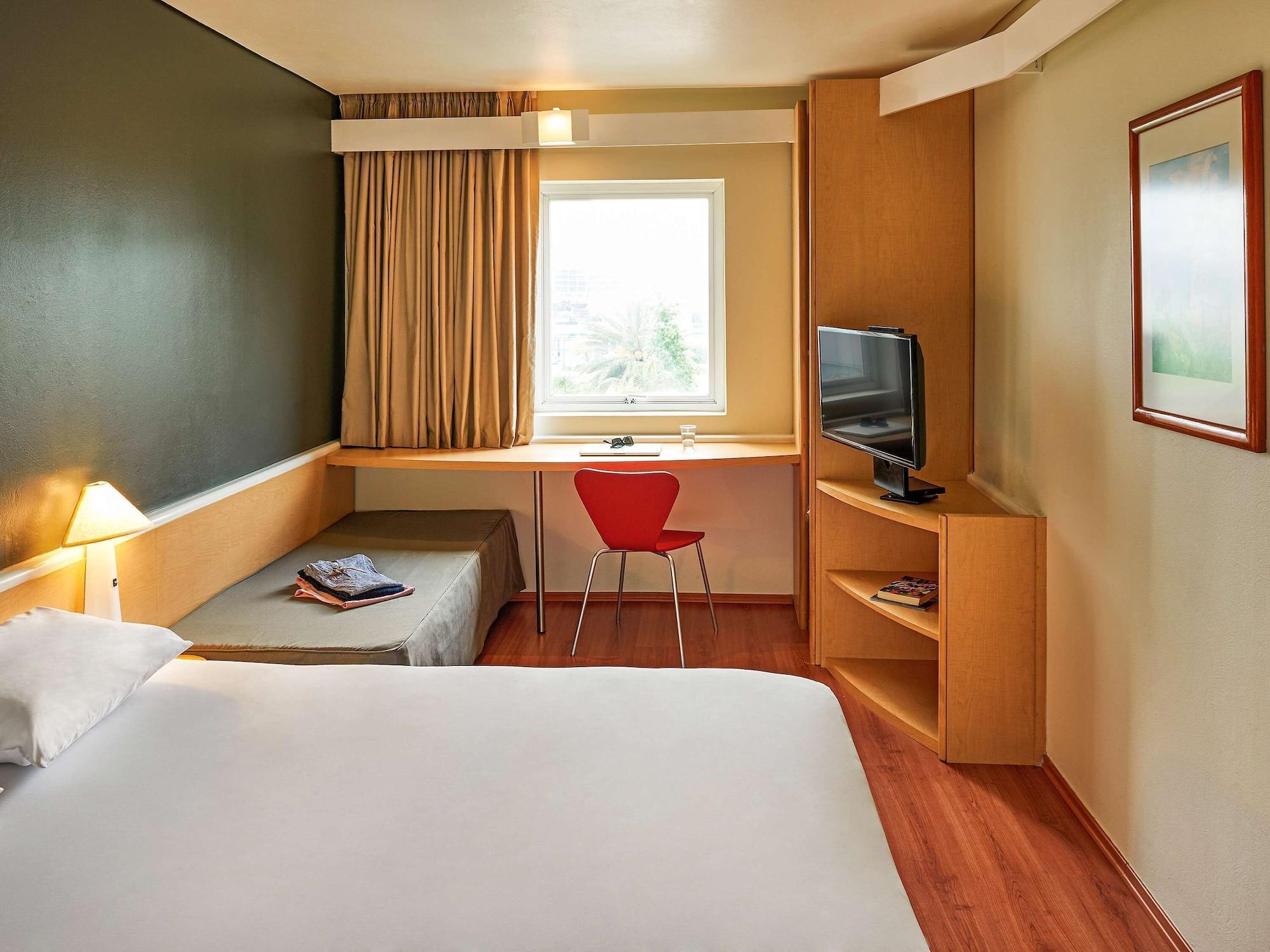 Ibis Monterrey Valle Hotel 3*