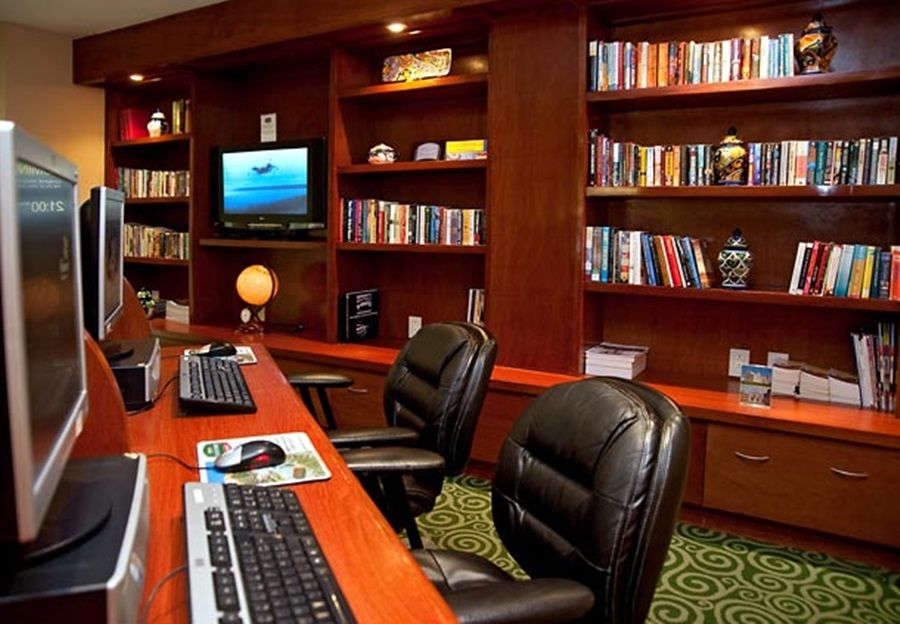 Hotel Courtyard By Marriott Cancun Airport 4*