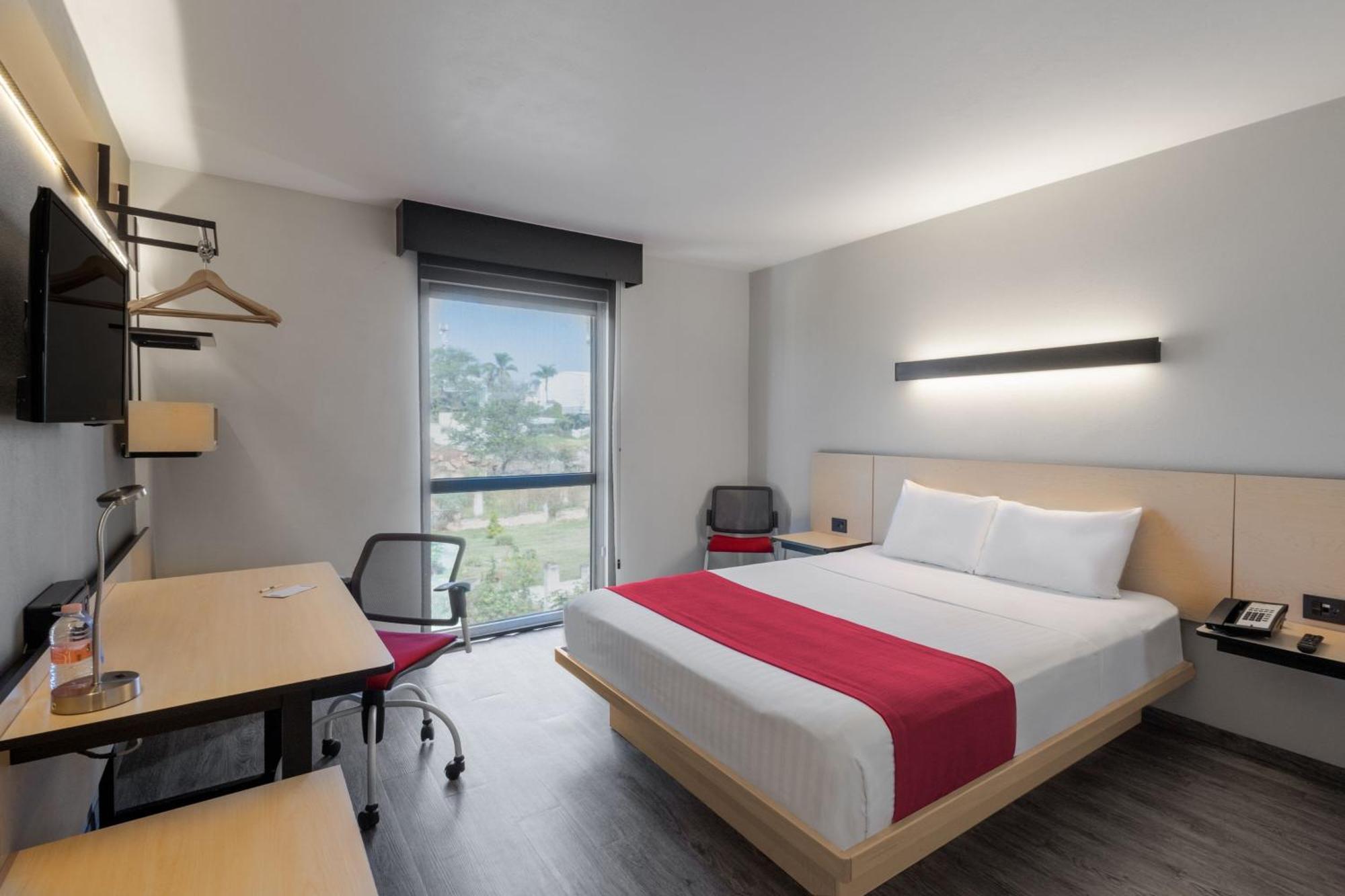 Express By Marriott Guadalajara Aeropuerto 3*