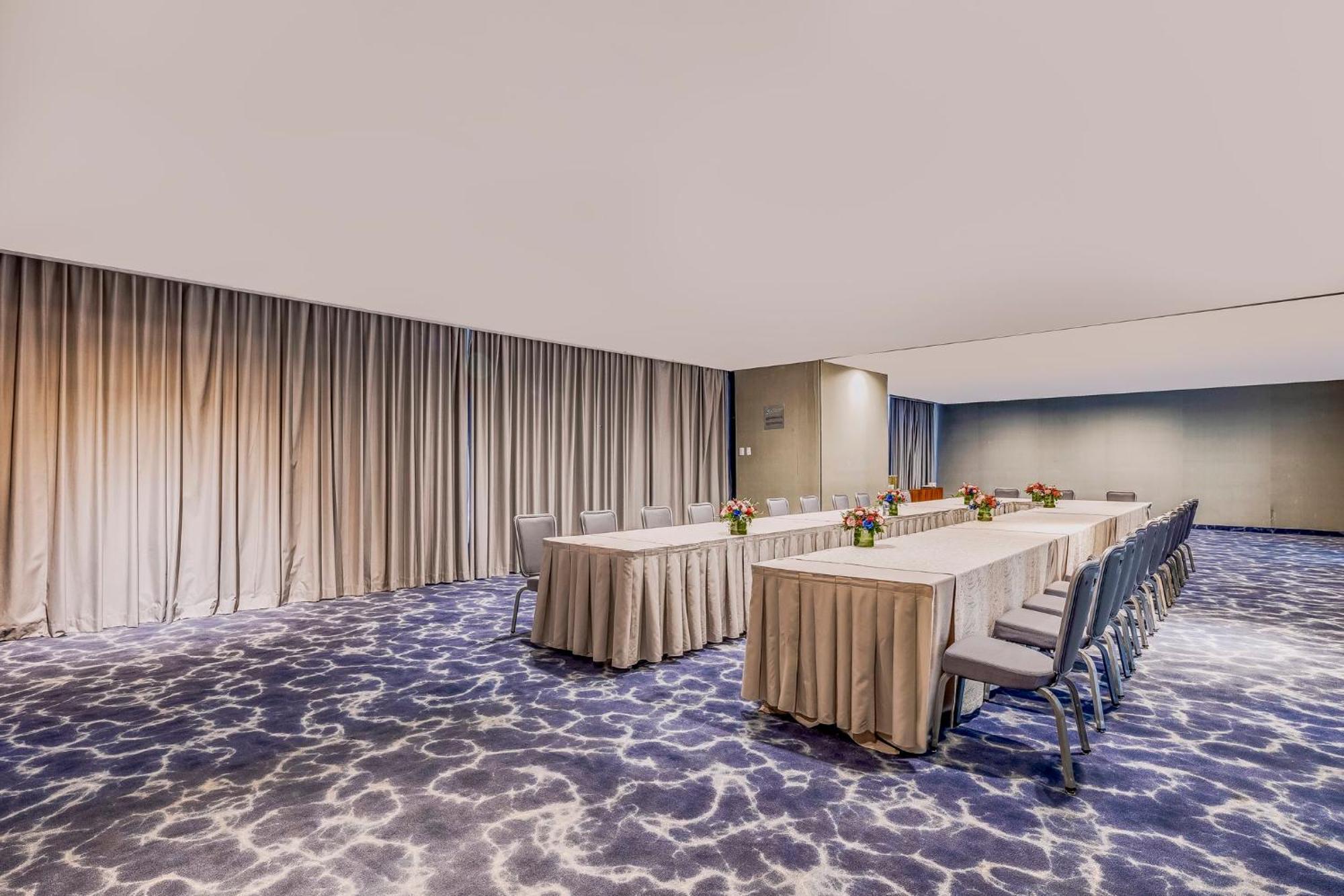 Hotel Live Aqua Monterrey 5*