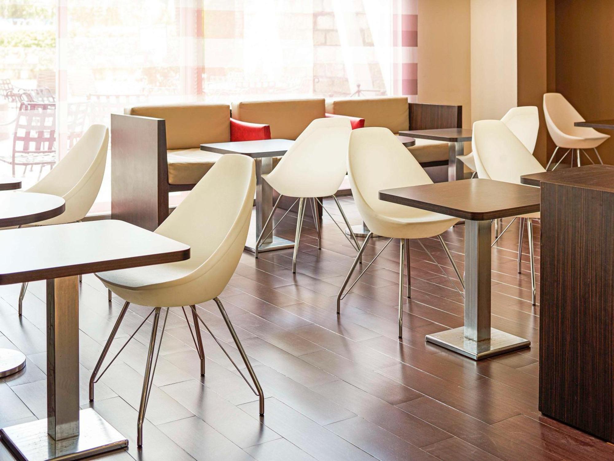 Ibis Monterrey Valle Hotel 3*