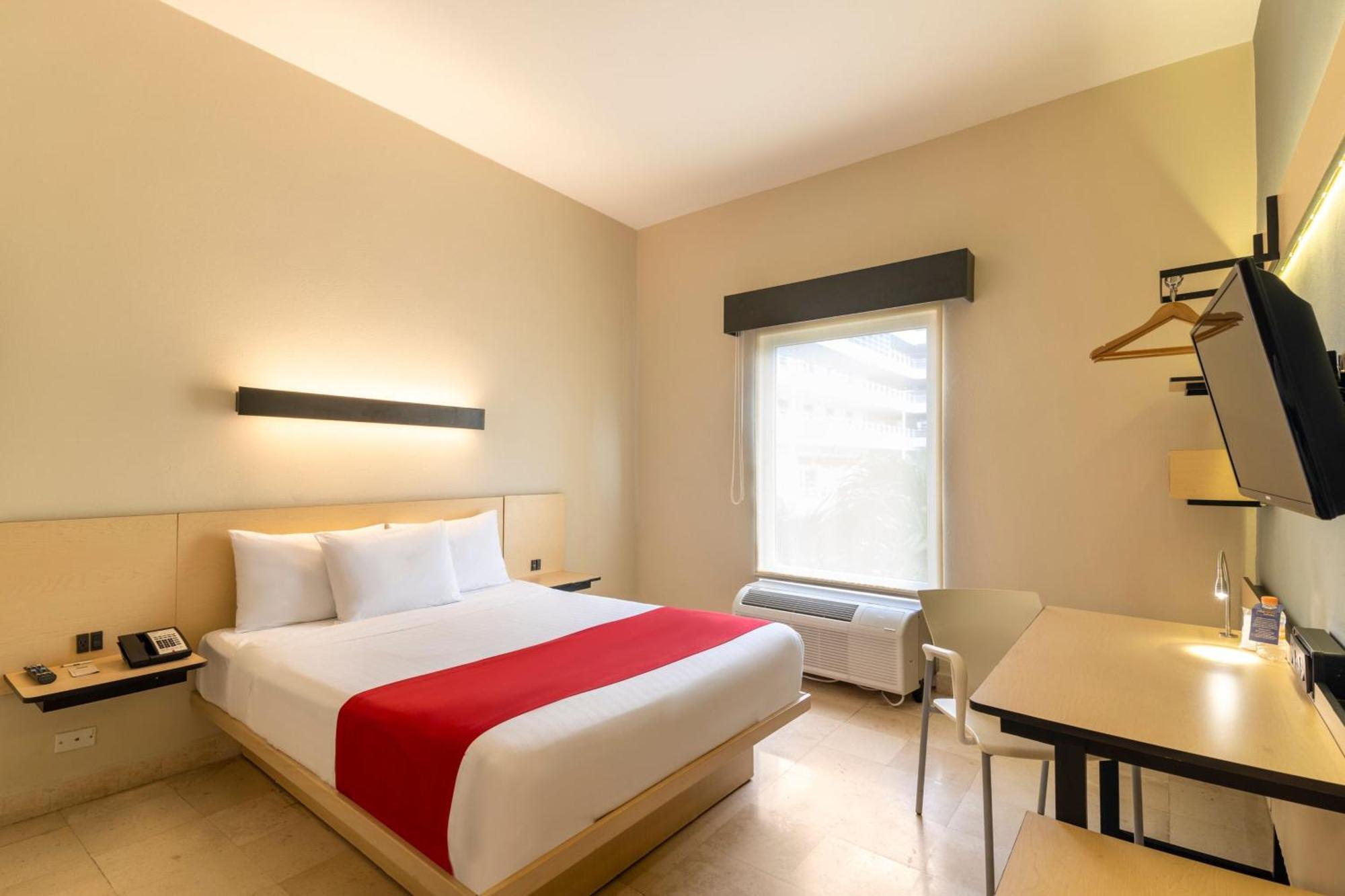 Hotel Express By Marriott Cancun