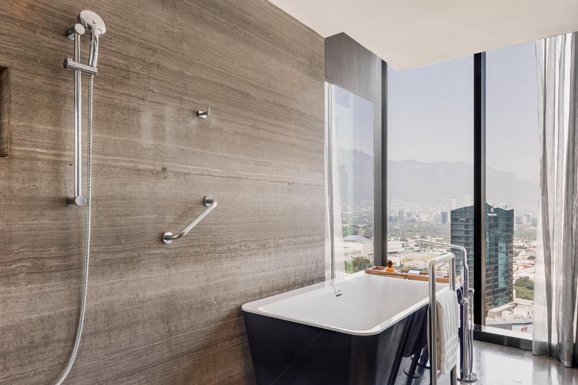 Hotel Live Aqua Monterrey 5*