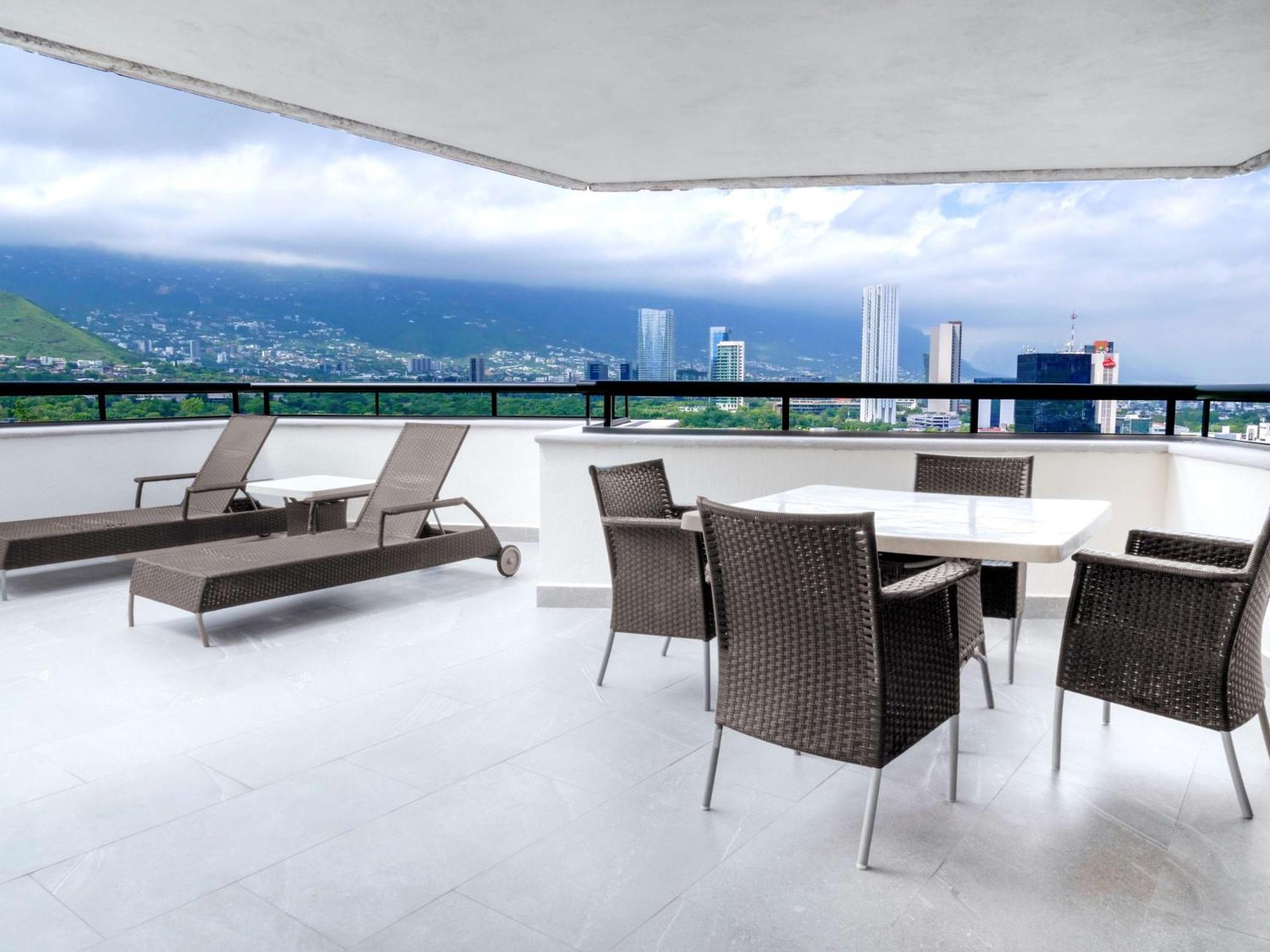 Ms Milenium Monterrey Curio Collection By Hilton San Pedro Garza Garcia