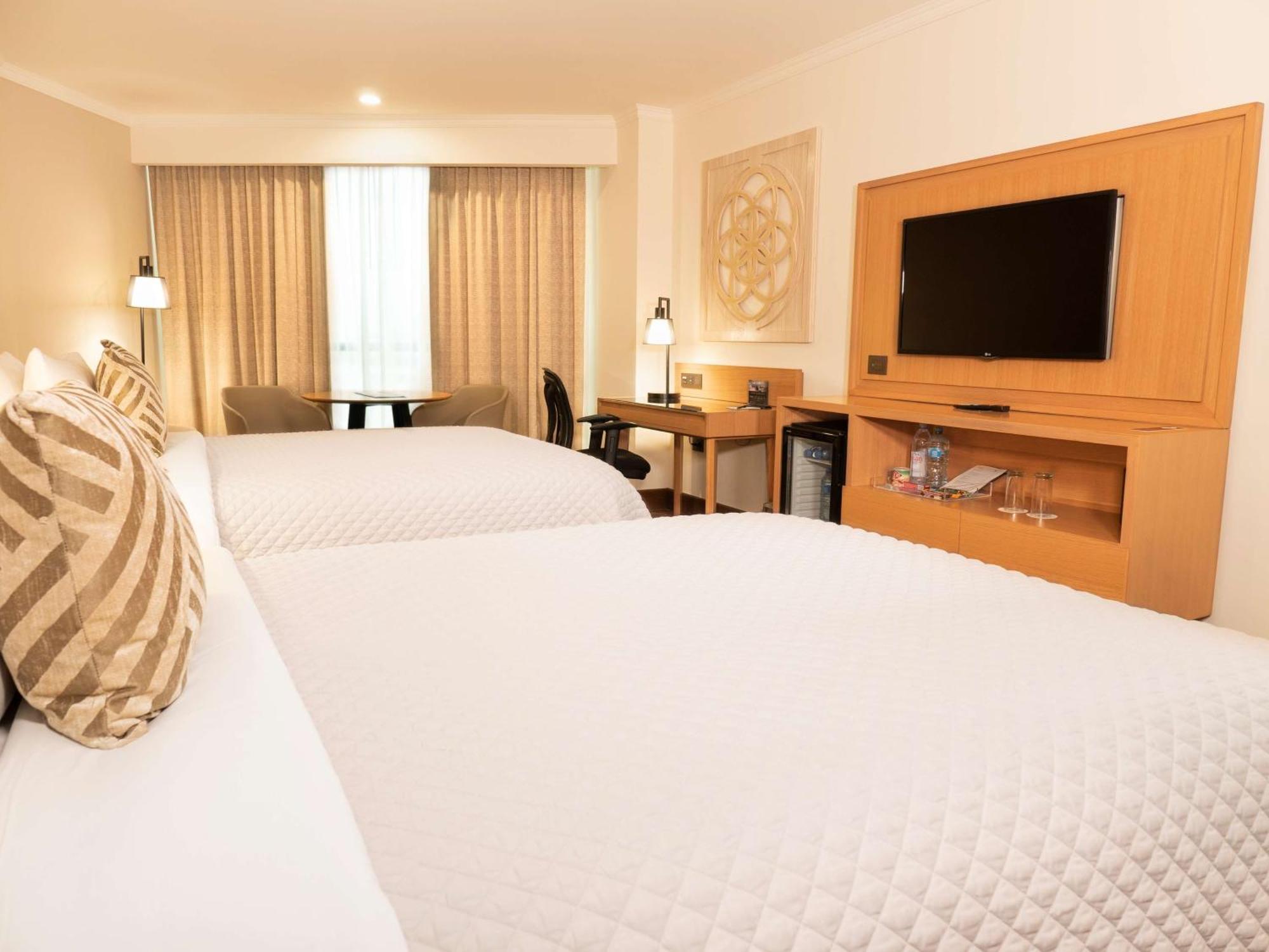 Ms Milenium Monterrey Curio Collection By Hilton Hotel 4*