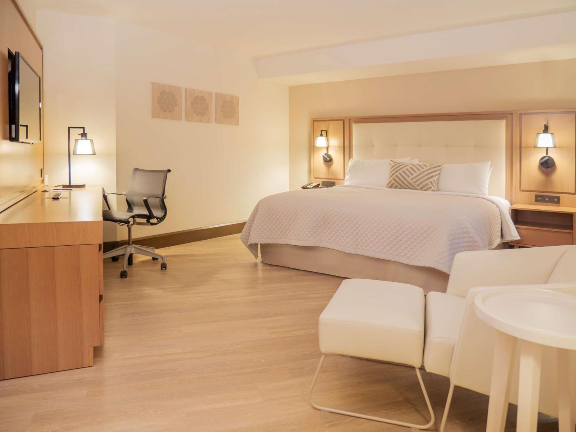 Ms Milenium Monterrey Curio Collection By Hilton 4*