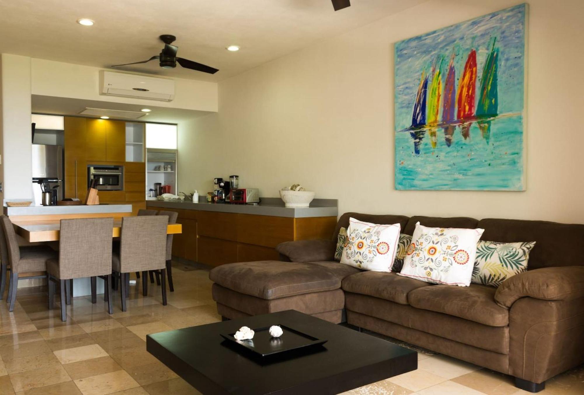 Ocean Front Condominium Holiday home Puerto Aventuras