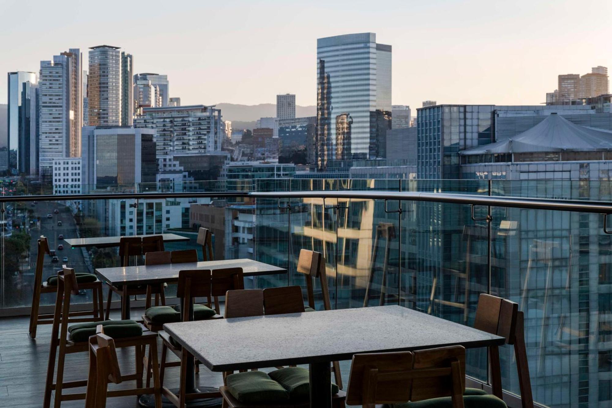 Hilton Santa Fe 4* Mexico City
