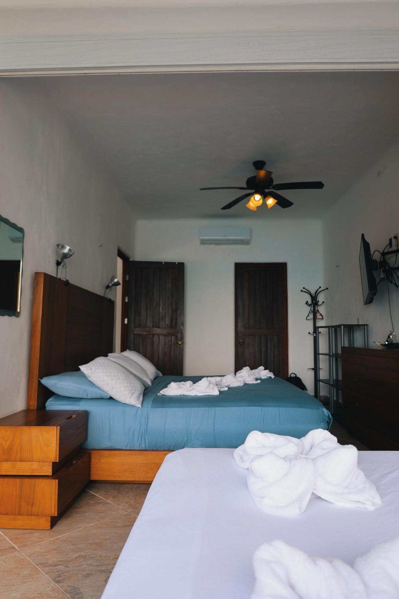 Lodge Tucan Lagoon Front