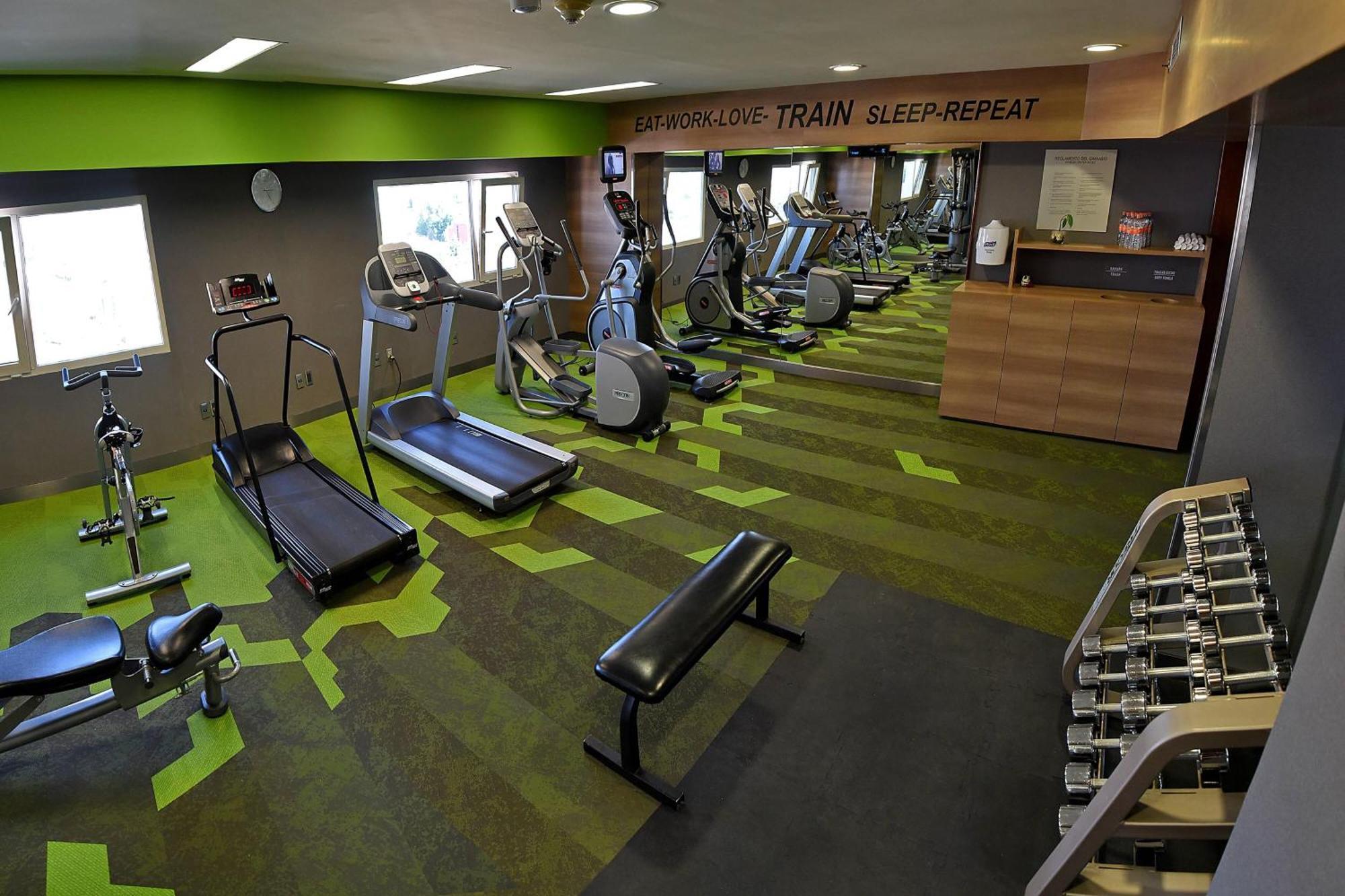 Courtyard By Marriott Revolucion 4*