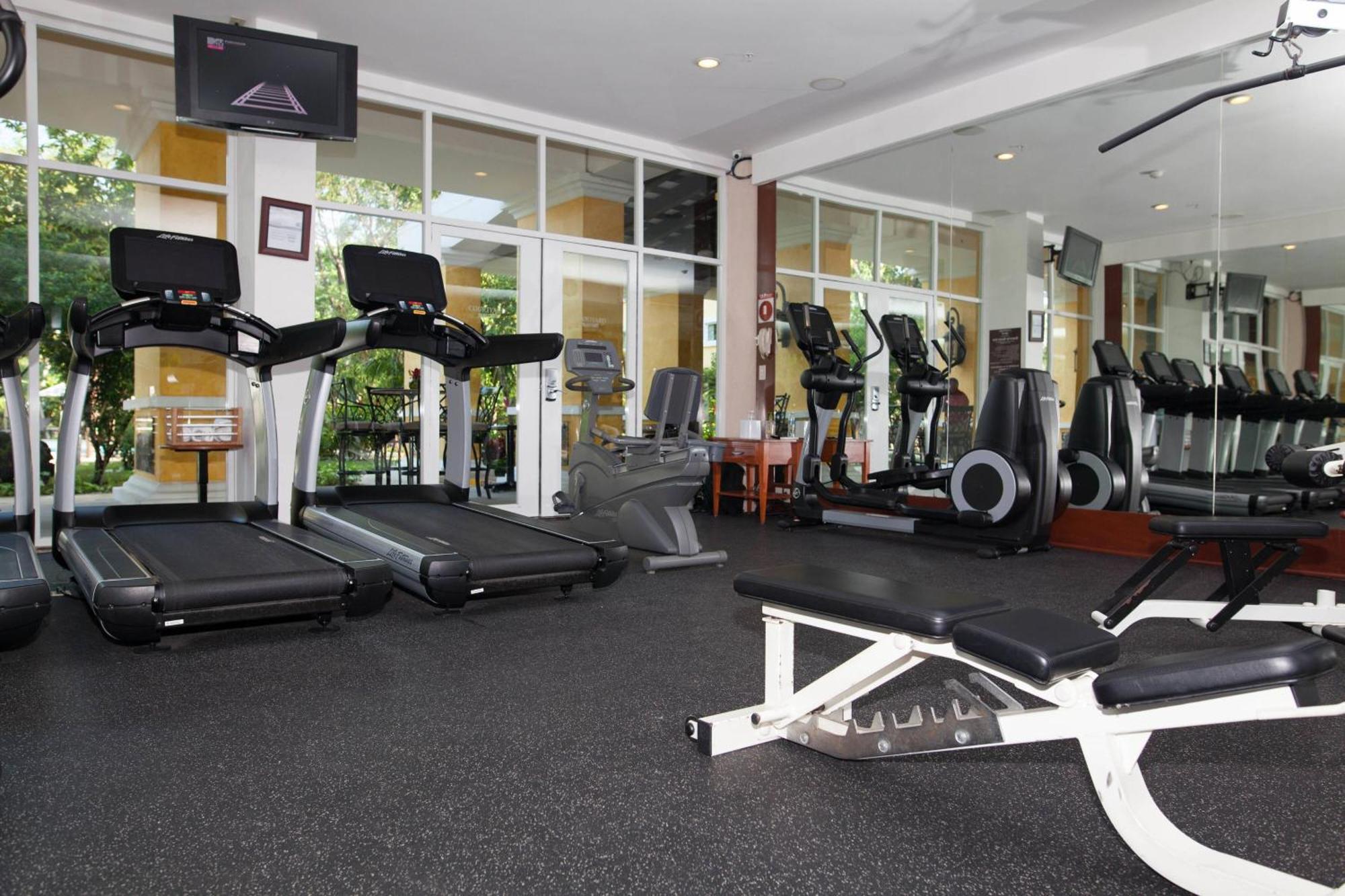 Courtyard By Marriott Cancun Airport
