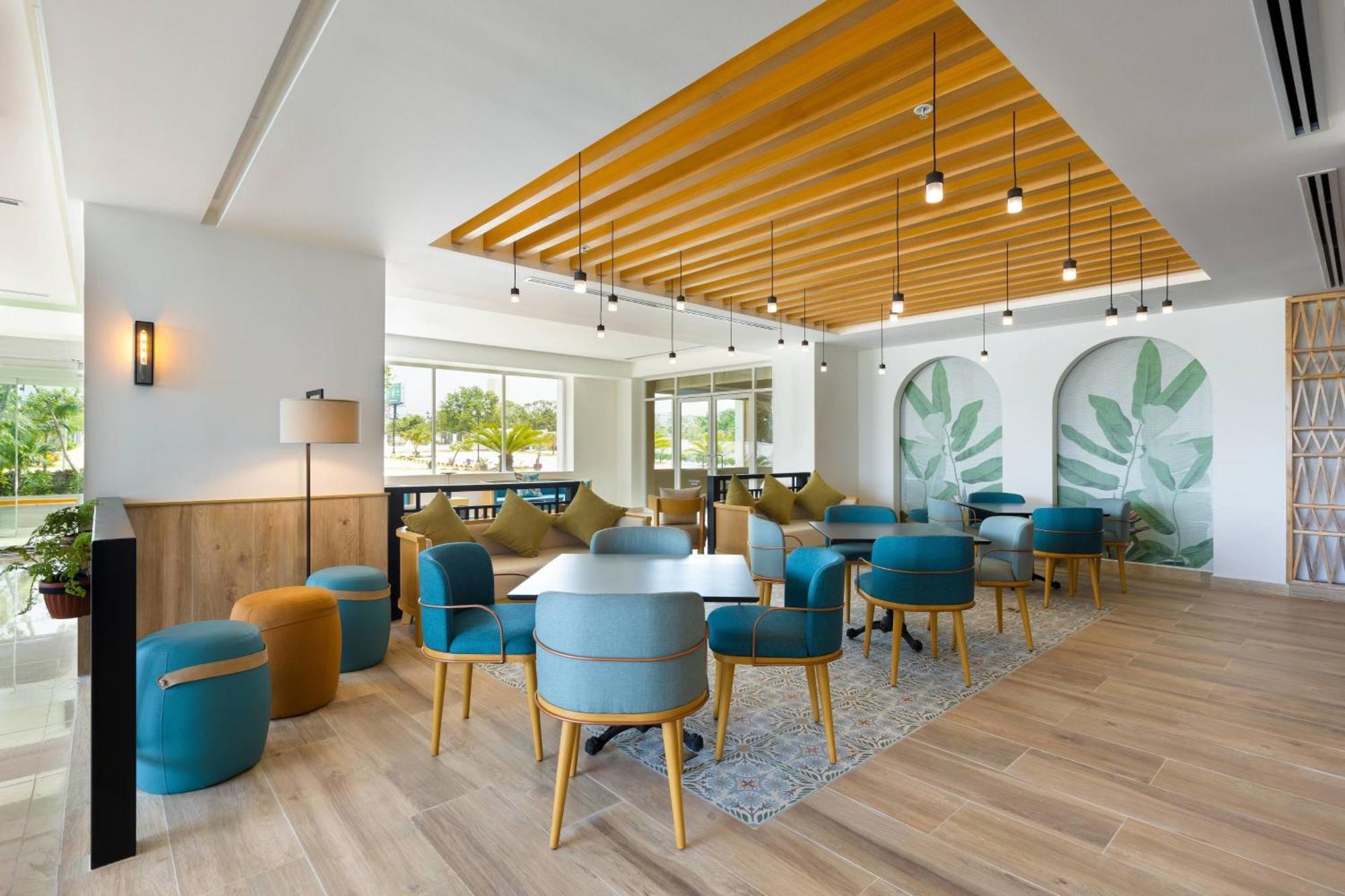 Courtyard By Marriott Cancun Airport