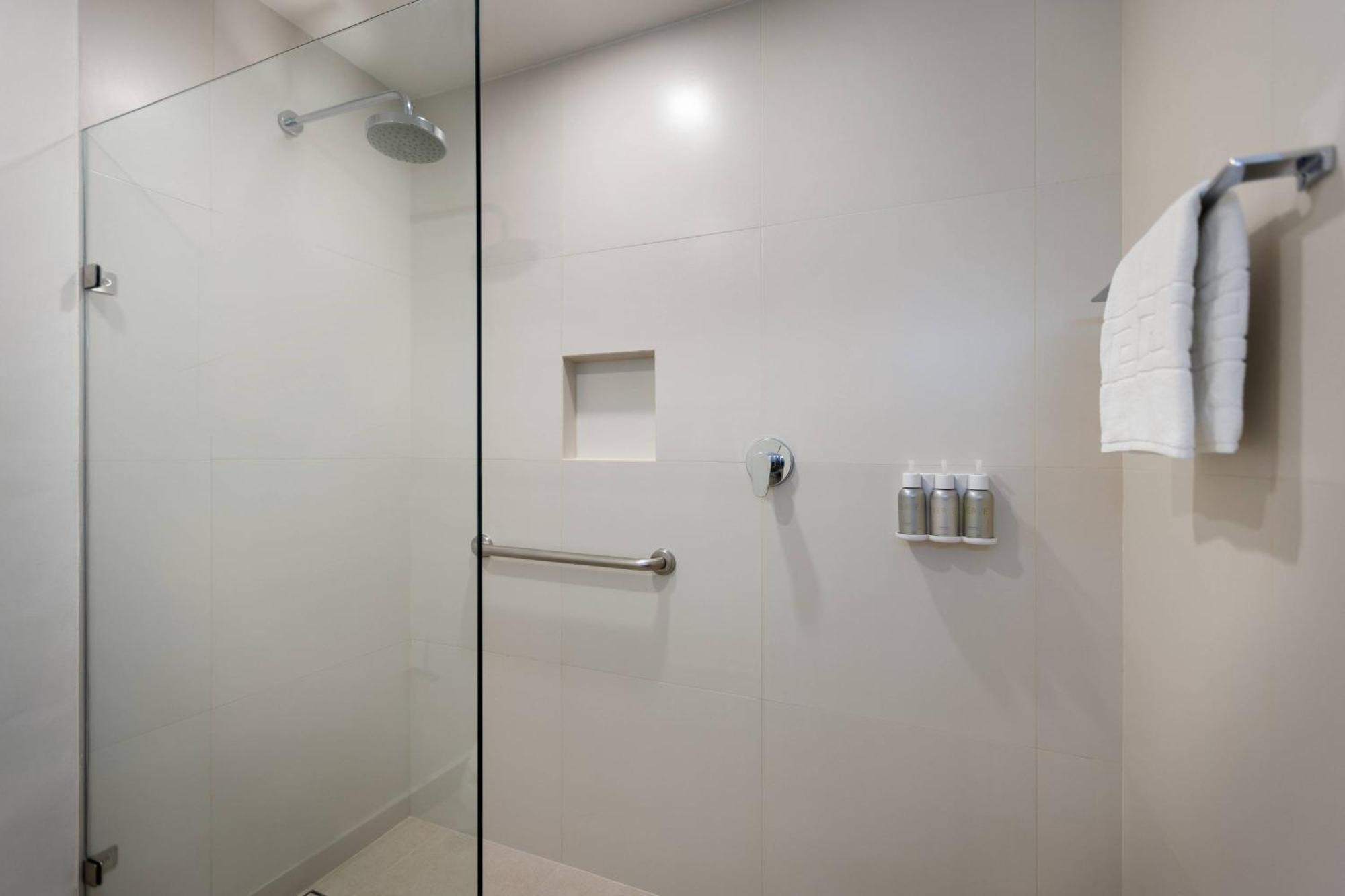 Courtyard By Marriott Cancun Airport Hotel 4*