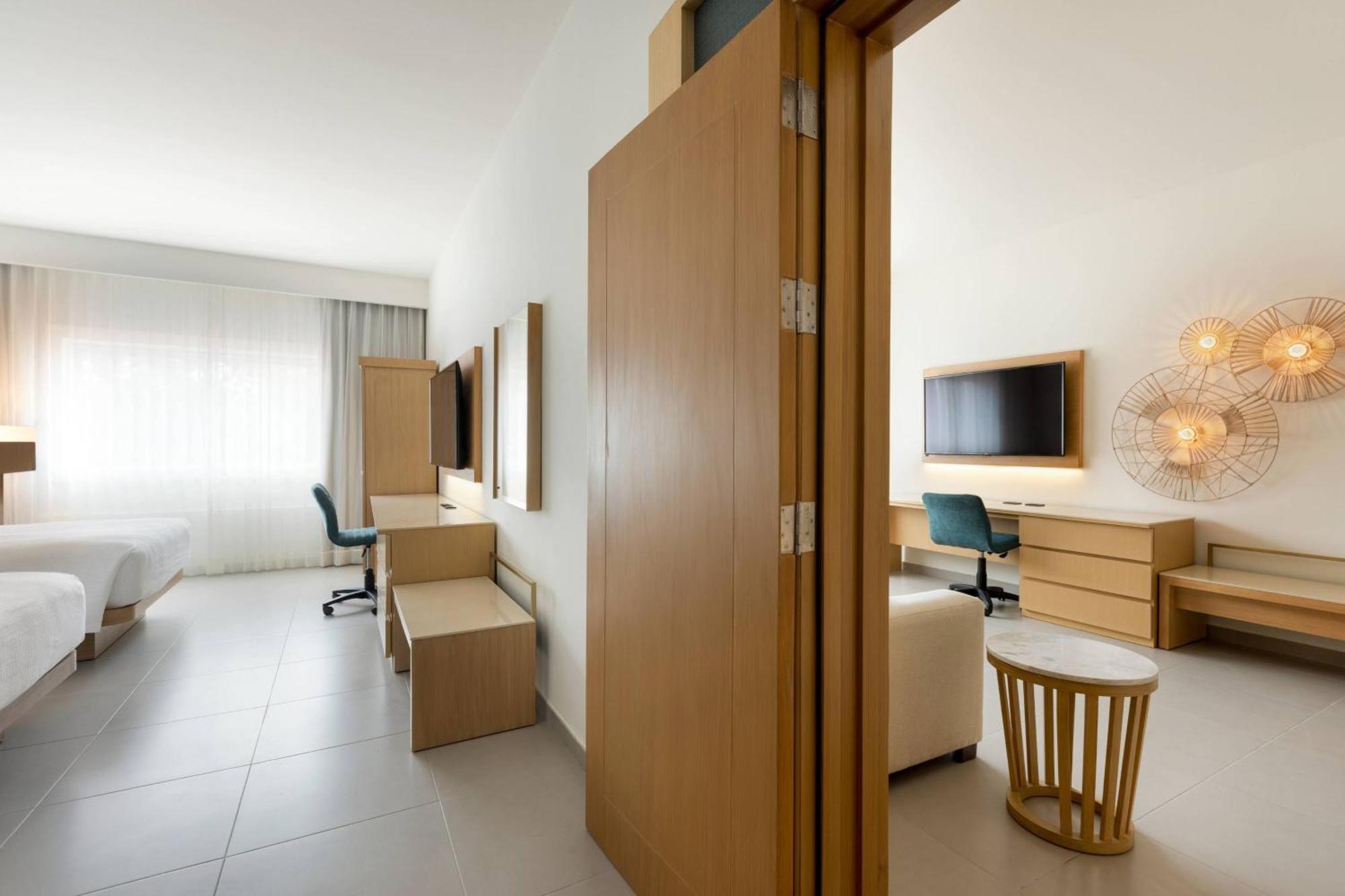Courtyard By Marriott Cancun Airport Alfredo V. Bonfil
