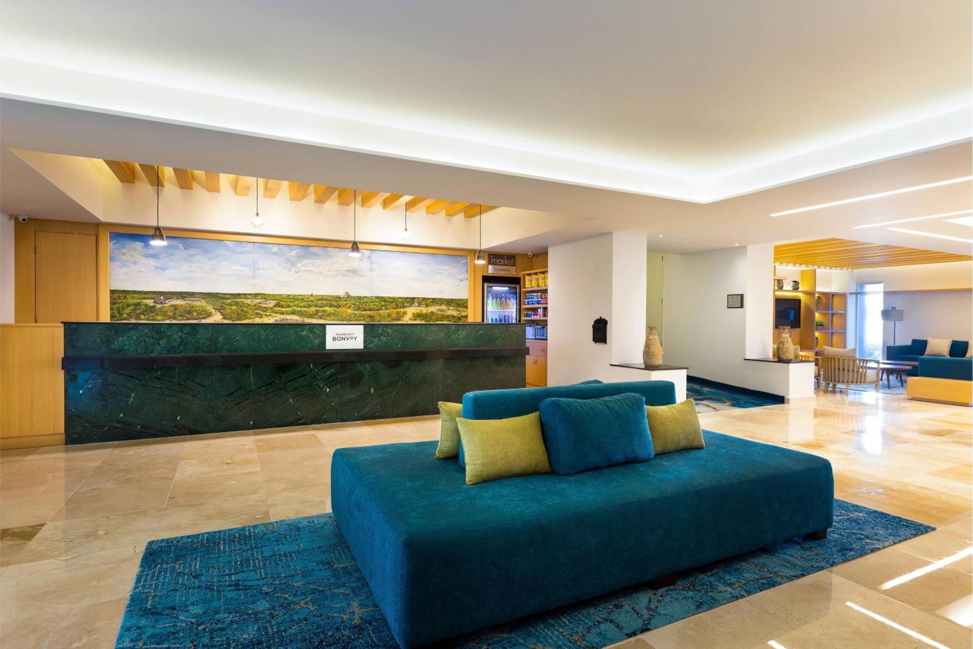 Courtyard By Marriott Cancun Airport Alfredo V. Bonfil